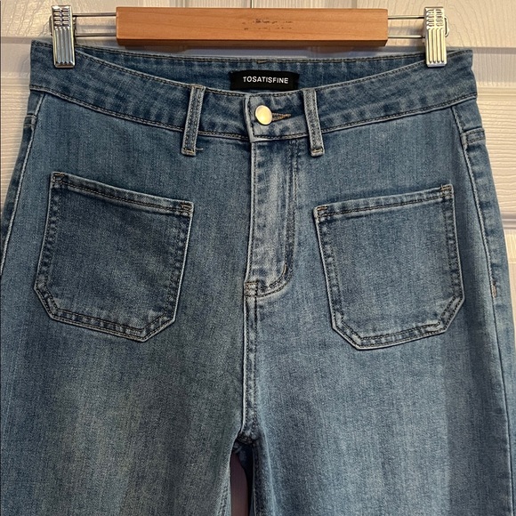 Stylish high rise wide leg Jeans - Picture 2 of 5